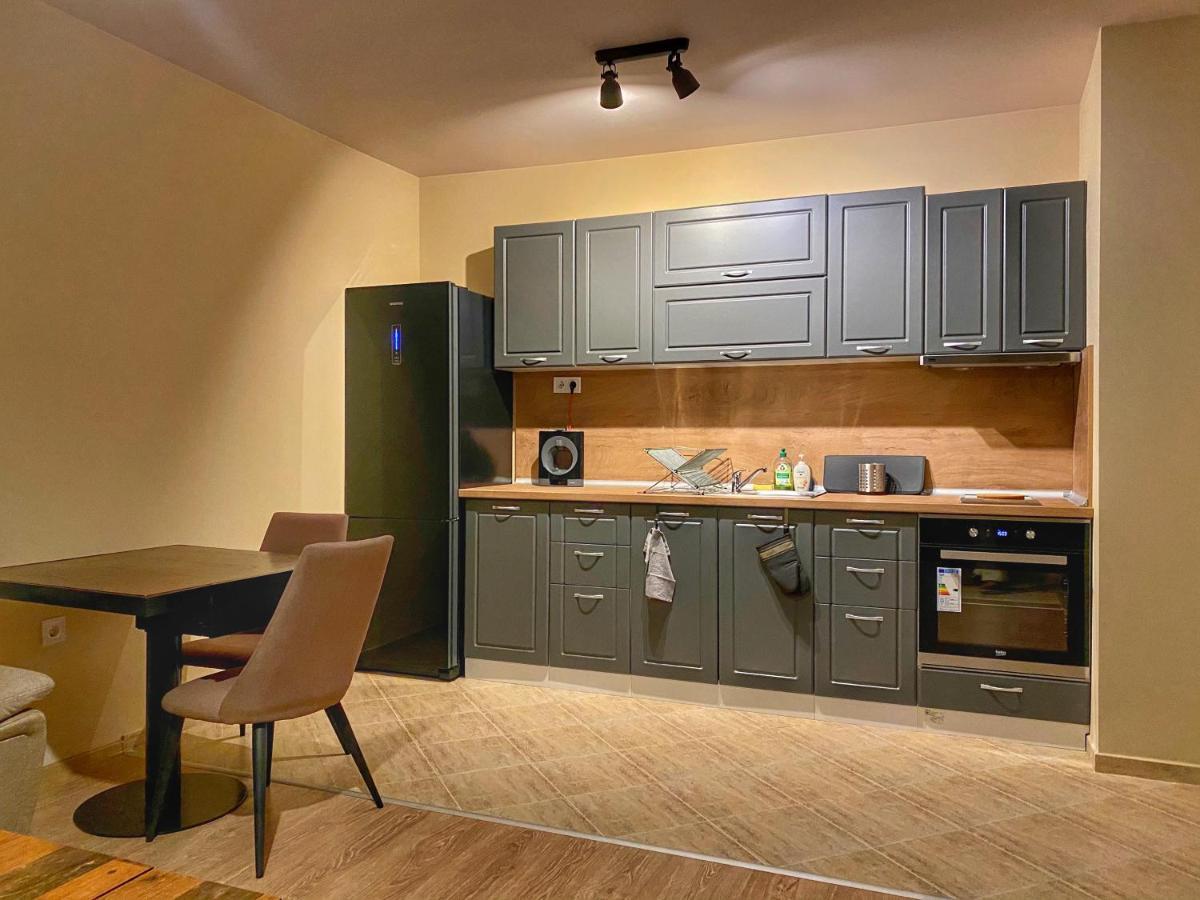 Stylish Urban Apart New 2021 Close To The Beach Варна Екстер'єр фото